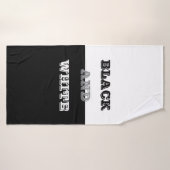 Schwarz-Weiß-Text und solide Farbgestaltung Badehandtuch (Badehandtuch)