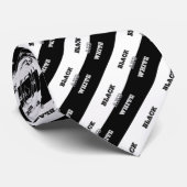 Schwarz-Weiß-Text und solide Farbgestaltung Krawatte (Gerollt)