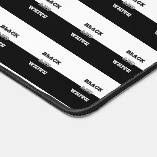 Schwarz-Weiß-Text und solide Farbgestaltung Schreibtischunterlage (Ecke)