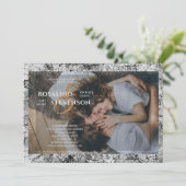 Schwarz-Weiß-Textur-Foto Hochzeit Einladung (Stehend Vorderseite)