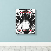 Schwarz-Weiß-Tiger geben nie Motivierend auf Leinwanddruck (Insitu (Holzboden))