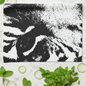 Schwarz-Weiß-Tiger Handtuch (Gefaltet)