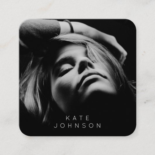 Schwarz & Weiß Trendy Stylish Full Foto QR Code Quadratische Visitenkarte (Vorderseite)