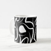 Schwarz-Weiß-Tribal Kaffeetasse (Vorderseite Links)