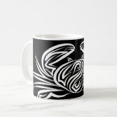 Schwarz-Weiß-Tribal-Krabbe Kaffeetasse (Vorderseite Links)