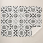 Schwarz-Weiß-Tribal Modernes Muster Sherpadecke (Vorderseite (Horizontal))