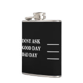 Schwarz-Weiß-Trinkmaßnahmen Flachmann (Links)