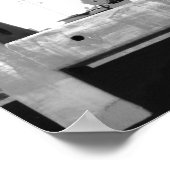 Schwarz-Weiß-Tugboat auf dem Gras 16x20 Poster (Ecke)