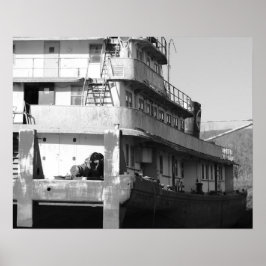 Schwarz-Weiß-Tugboat auf dem Gras 16x20 Poster