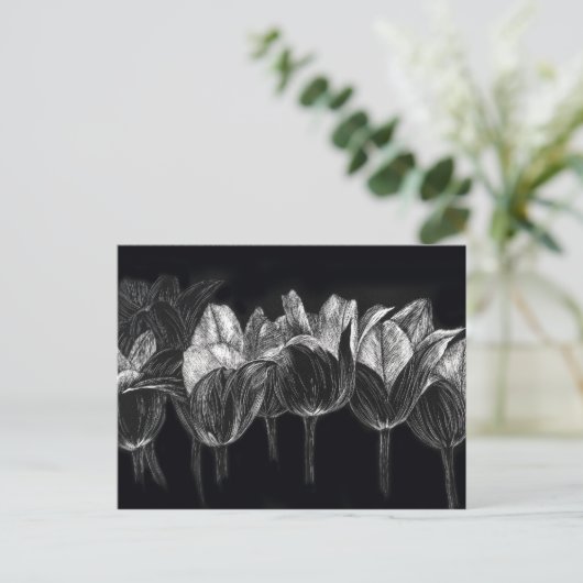 Schwarz-weiß Tulip Garden Blume Scratchboard Postkarte (Stehend Vorderseite)