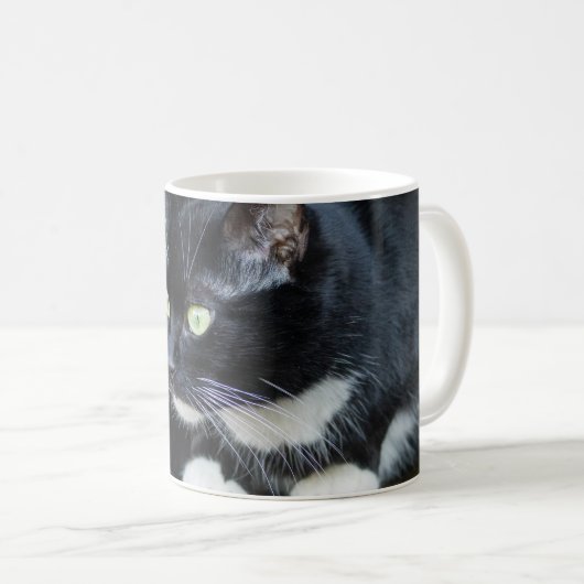 Schwarz-Weiß-Tuxedo-Katze Kaffeetasse (VorderseiteRechts)