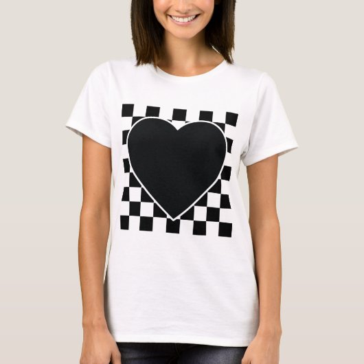 Schwarz-weiß ÜBERPRÜFTE HERZ-LIEBE-PATTERIEN T-Shirt (Vorderseite)
