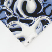 Schwarz, Weiß und Blauer Oktopus Nahtloses Muster Fleecedecke (Ecke)