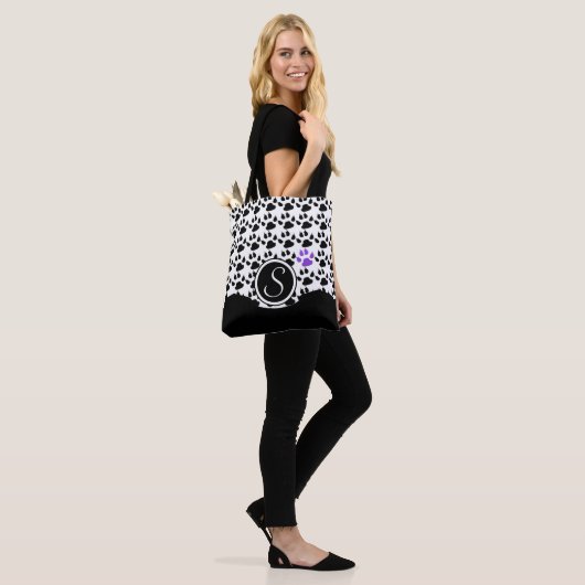 Schwarz, Weiß und Lila Paste Tasche (Am Model)