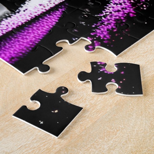 Schwarz-Weiß-verzauberter Lila Wald Puzzle (Seite)