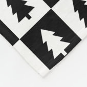 Schwarz-Weiß-Weihnachtsbaummuster Fleecedecke (Ecke)