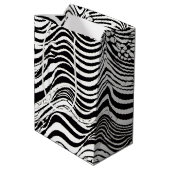 Schwarz-Weiß-Weiß-Abstrakt Mittlere Geschenktüte (Rückseite Schrägansicht)