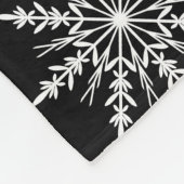 Schwarz-Weiß-Winter-Schneeflocken Fleecedecke (Ecke)
