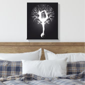 Schwarz-Weiß-Yoga-Baum mit Frau und Yin Yang. Leinwanddruck (Insitu (Schlafzimmer))