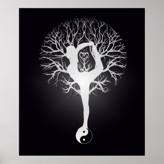 Schwarz-Weiß-Yoga-Baum mit Frau und Yin Yang. Poster (Vorne)