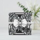 Schwarz-weiß Zebra Invite Ribbon & Jewelen Bow Einladung (Stehend Vorderseite)