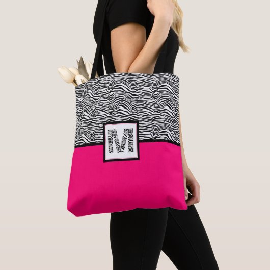 Schwarz-Weiß-Zebra-Print-Monogramm | Heiß rosa Tasche (Von Nahem)