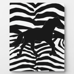 Schwarz-Weiß-Zebrastreifen Fotoplatte
