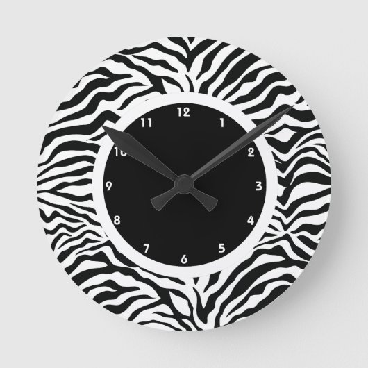 Schwarz-Weiß-Zebrastreifen Runde Wanduhr (Vorderseite)