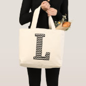 Schwarz-Weiß-Zickzack "L" Monogramm Tote Beutel. Jumbo Stoffbeutel (Vorderseite (Produkt))