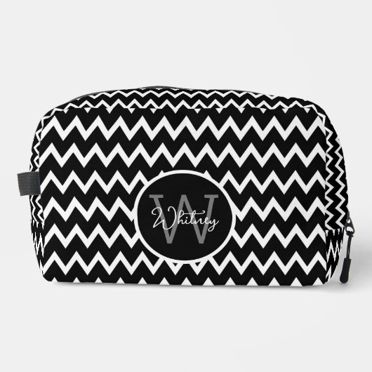 Schwarz-Weiß-Zickzack Muster Mit Monogramm groß Waschbeutel (Vorderseite)