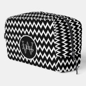 Schwarz-Weiß-Zickzack Muster Mit Monogramm groß Waschbeutel (Rechte Ecke)