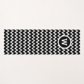 Schwarz-Weiß-Zickzack Muster Mit Monogramm Yogamatte (Vorderseite (Horizontal))