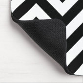 Schwarz-weiß Zigzag Chevrons Muster Mousepad (Ecke)