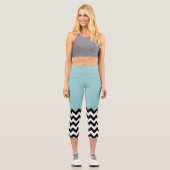Schwarz-Weiß-Zigzag-Muster, Zickzack, blau Capri Leggings (Vorderseite)