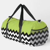 Schwarz-Weiß-Zigzag-Muster, Zickzack, grün Duffle Bag (Rechte Ecke)