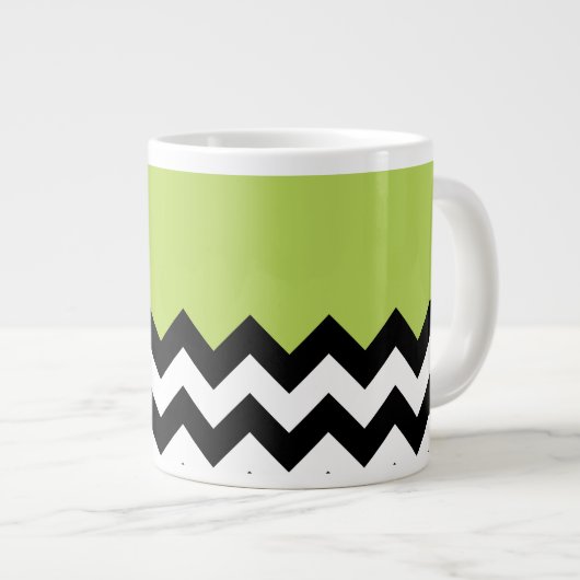 Schwarz-Weiß-Zigzag-Muster, Zickzack, grün Jumbo-Tasse (Vorderseite Rechts)