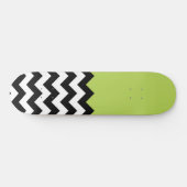 Schwarz-Weiß-Zigzag-Muster, Zickzack, grün Skateboard (Horizontal)