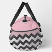Schwarz-Weiß-Zigzag-Muster, Zickzack, rosa Duffle Bag (Rechts)