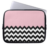 Schwarz-Weiß-Zigzag-Muster, Zickzack, rosa Laptopschutzhülle (Vorderseite)