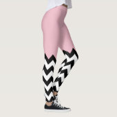 Schwarz-Weiß-Zigzag-Muster, Zickzack, rosa Leggings (Rechts)