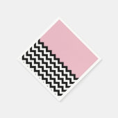 Schwarz-Weiß-Zigzag-Muster, Zickzack, rosa Serviette (Ecke)