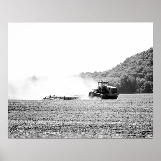Schwarz-Weiß-Zuchttraktor, in Feld 16x20 Poster (Vorne)
