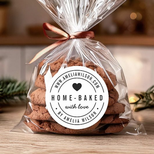 Schwarz-Weiß-Zuhause gebacken mit Liebe Herz Runder Aufkleber
