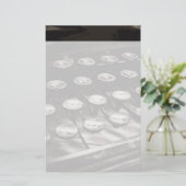 Schwarz-weiße alte Schreibschrifttasten Briefpapier (Stehend Vorderseite)