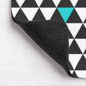 Schwarz-weiße Aquamarine türkisfarbene geometrisch Mousepad (Ecke)