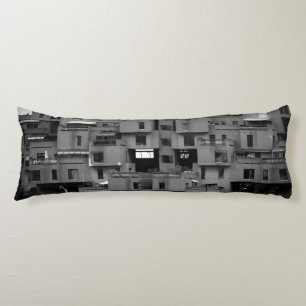 Schwarz-weiße Architektur Seitenschläferkissen