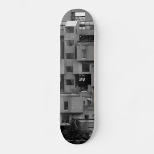 Schwarz-weiße Architektur Skateboard