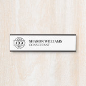 Schwarz-weiße Auftragsbezeichnung für kundenspezif Türschild (Vorderseite )