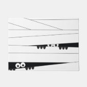 Schwarz-weiße Augen pinkeln Mummy Halloween Fußmatte (Vorderseite)