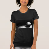 Schwarz-weiße Basketball-Kunst T-Shirt (Vorderseite)